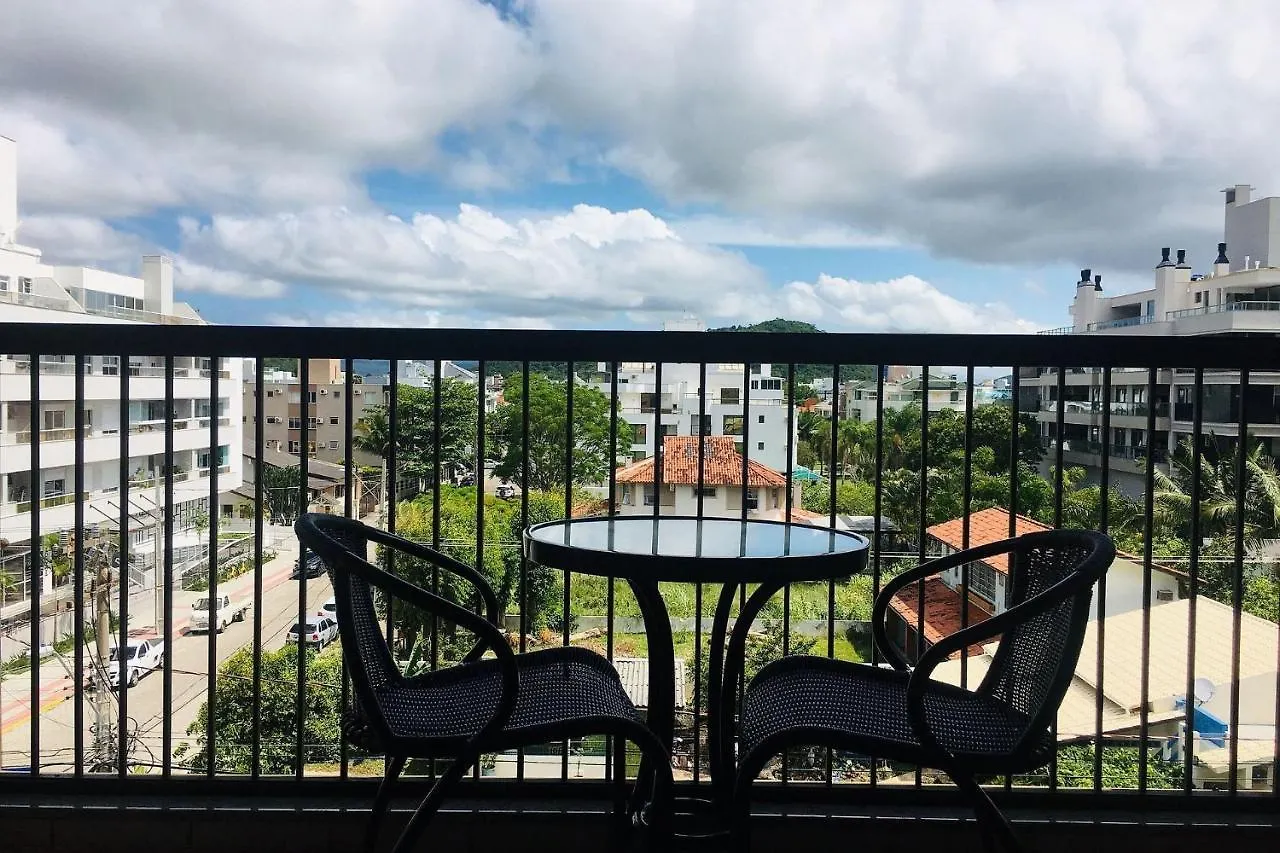 Apartamento em resort pé na areia em Jurerê JBVSUP Florianópolis Brasil