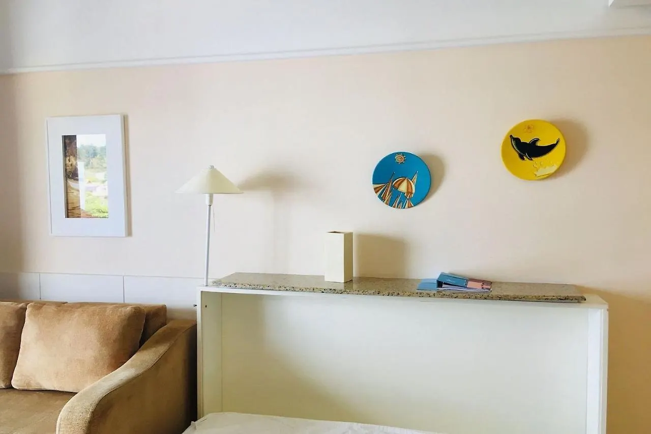 Apartamento em resort pé na areia em Jurerê JBVSUP Florianópolis 0*,  Brasil