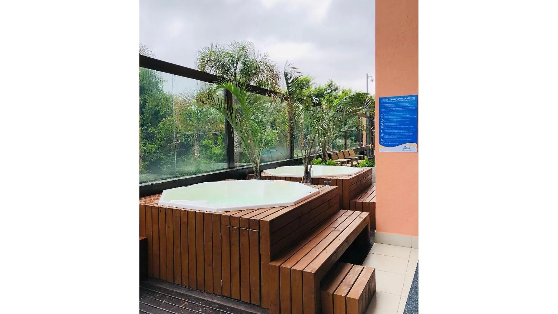 Apartamento em resort pé na areia em Jurerê JBVSUP Florianópolis